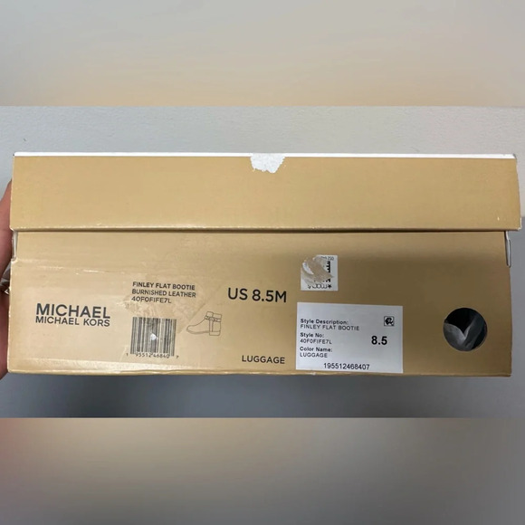 NIB MICHAEL Michael Kors Finley Luggage Flat Bootie Ankle Boots 8.5 - Picture 14 of 14